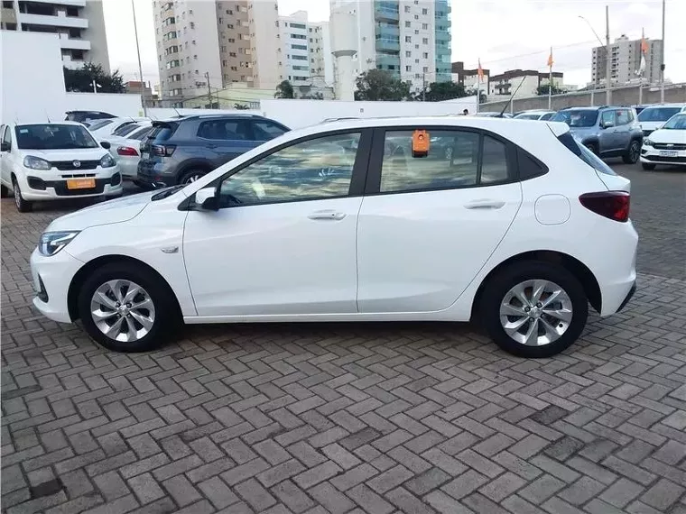 Chevrolet Onix Branco 3