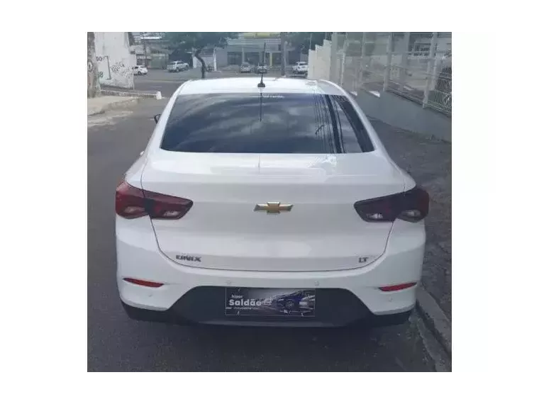 Chevrolet Onix Branco 7