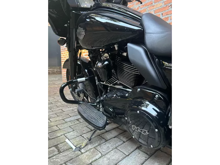 Harley-Davidson Street Glide Preto 16