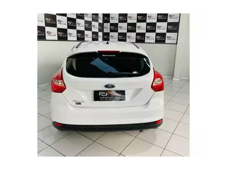 Ford Focus Branco 5