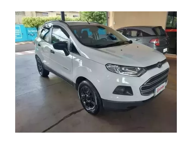 Ford Ecosport Branco 4