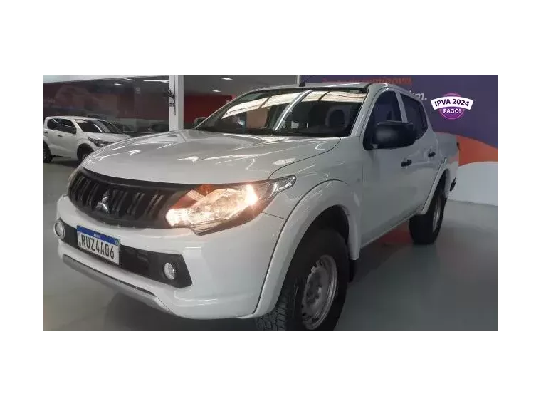 Mitsubishi L200 Branco 7