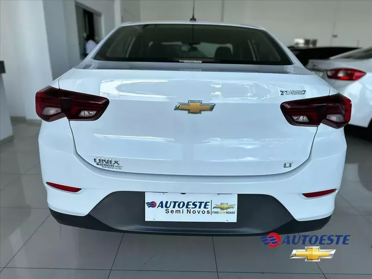 Chevrolet Onix Branco 7