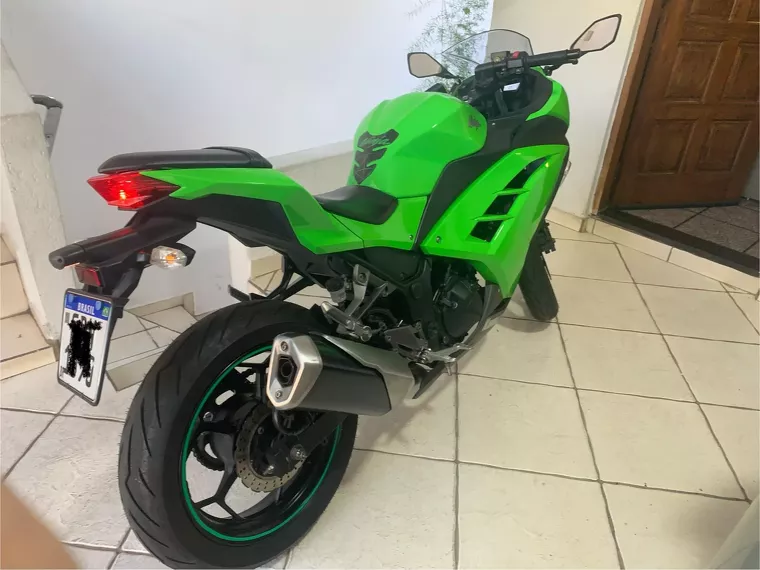 Kawasaki Ninja Verde 6