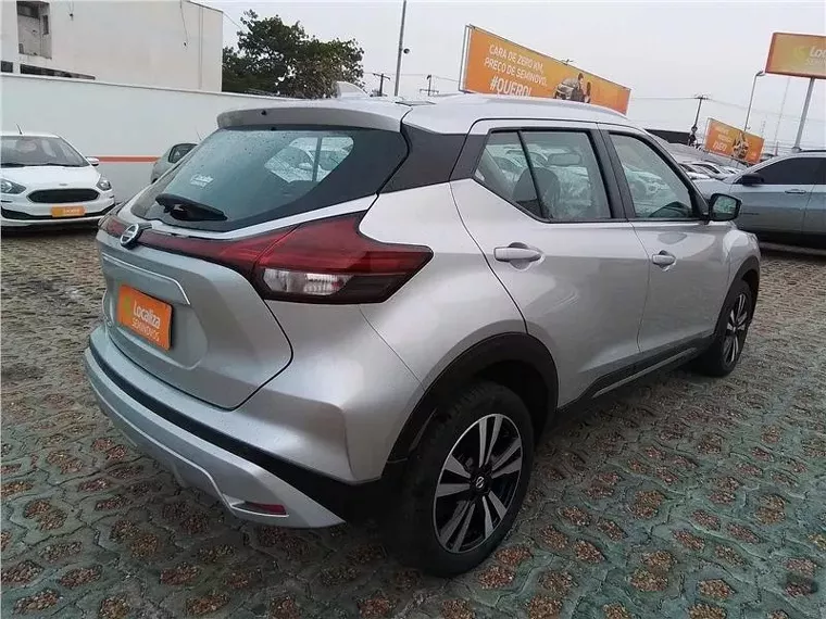 Nissan Kicks Prata 6