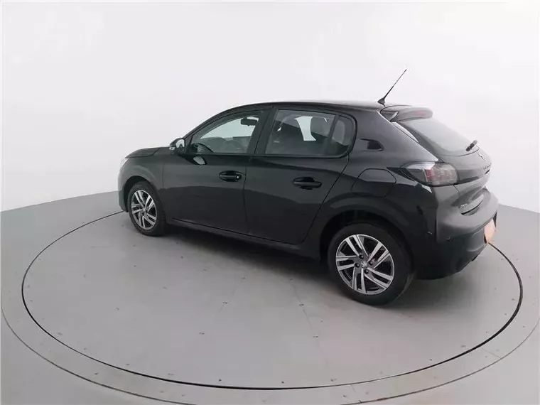 Peugeot 208 Preto 18