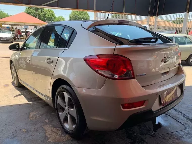 Chevrolet Cruze Bege 14