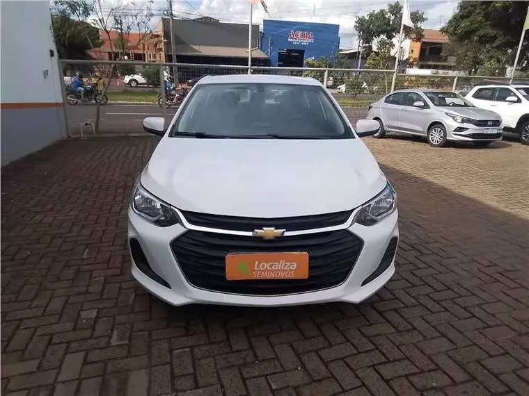 Chevrolet Onix Branco 4