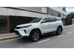 Toyota Hilux SW4