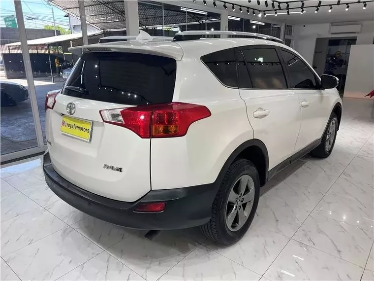 Toyota RAV4 Branco 5