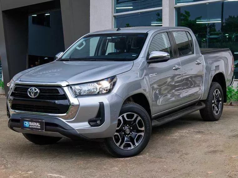 Toyota Hilux Prata 7