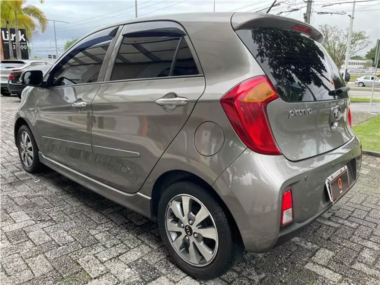 KIA Picanto Cinza 11