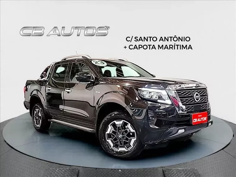 Nissan Frontier Preto 10