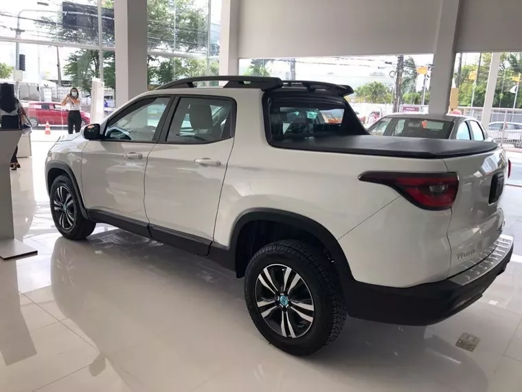 Fiat Toro Branco 4