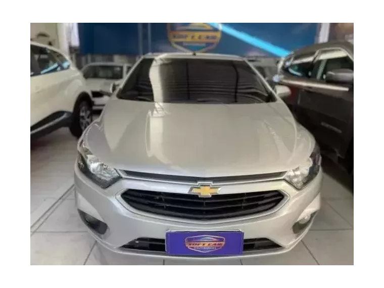 Chevrolet Onix Prata 1