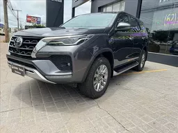 Toyota Hilux SW4
