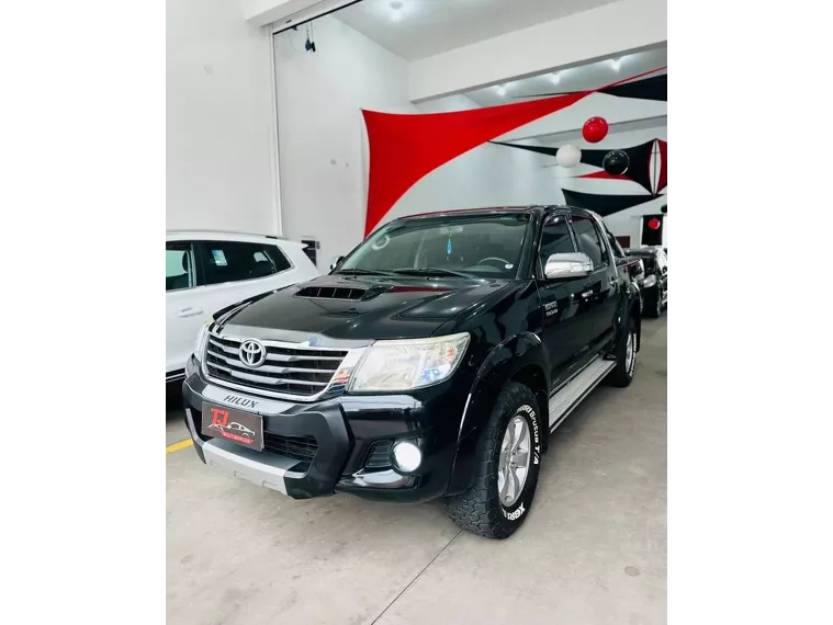 Toyota Hilux Preto 3