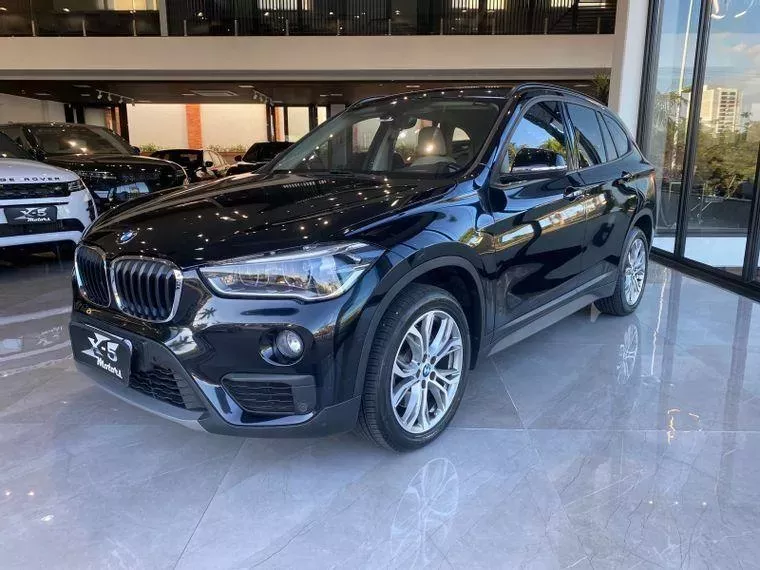 BMW X1 Preto 3