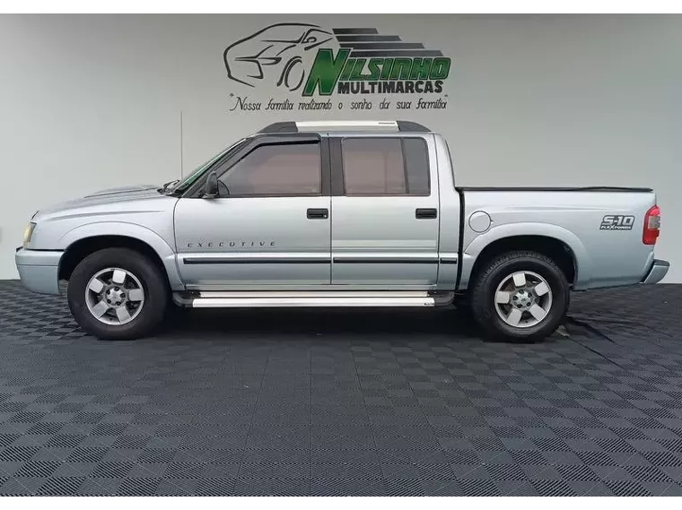 Chevrolet S10 Prata 13