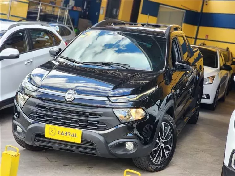 Fiat Toro Preto 8