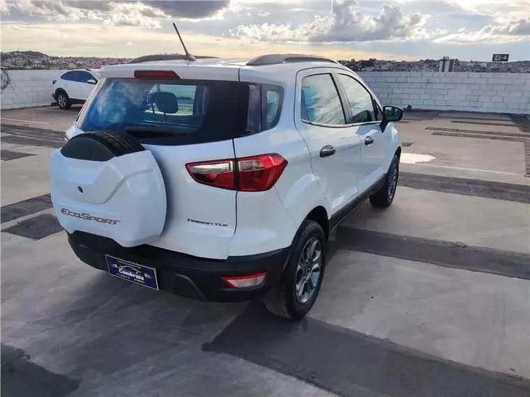 Ford Ecosport Branco 12