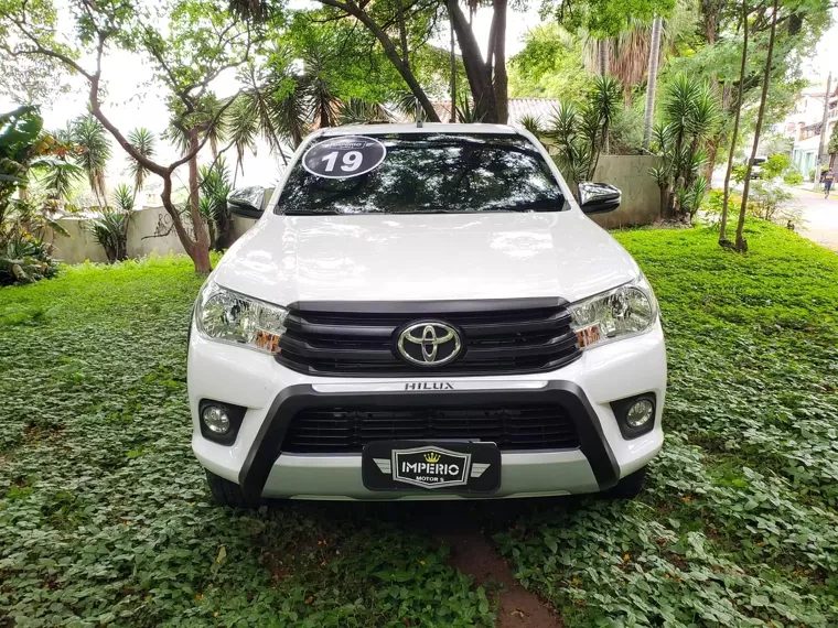 Toyota Hilux Branco 8