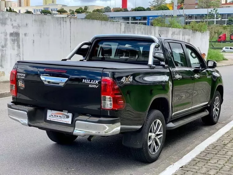 Toyota Hilux Preto 13