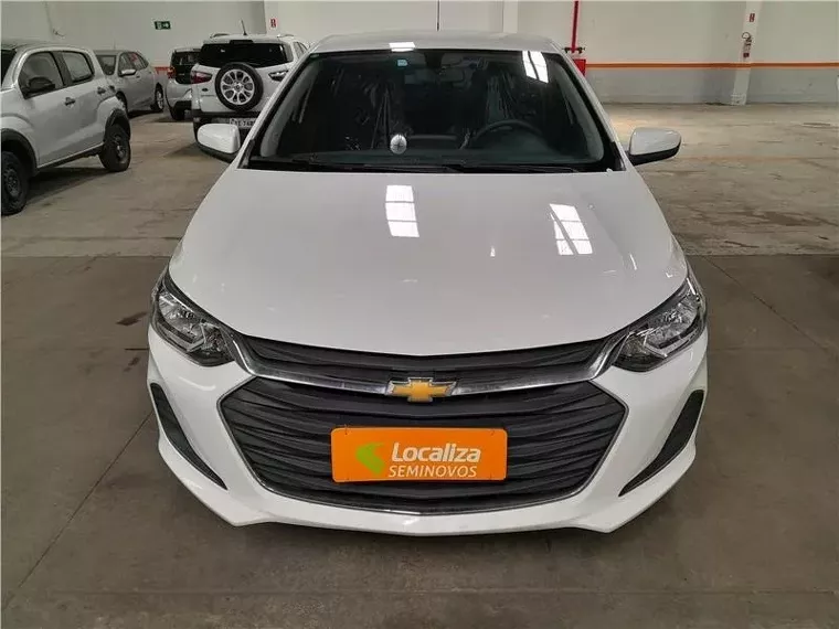 Chevrolet Onix Branco 1