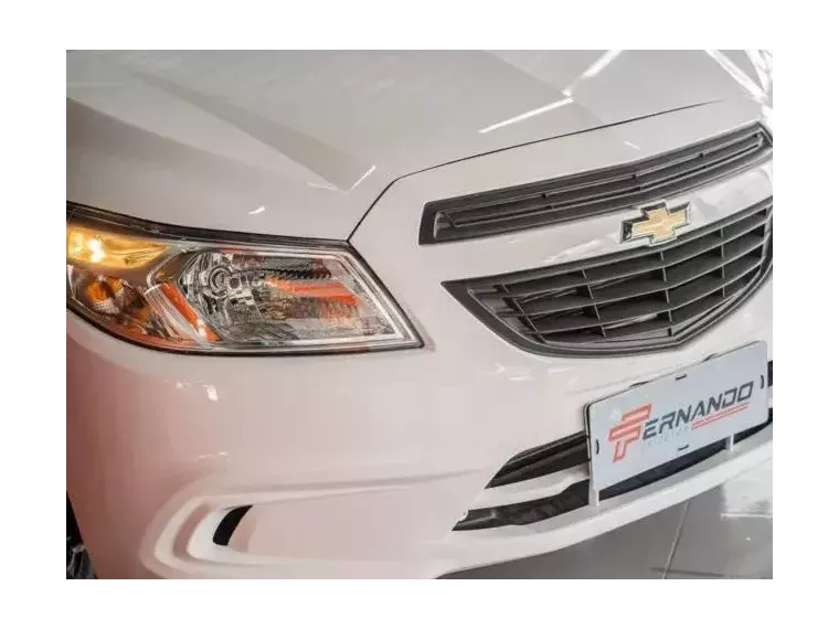 Chevrolet Prisma Branco 5