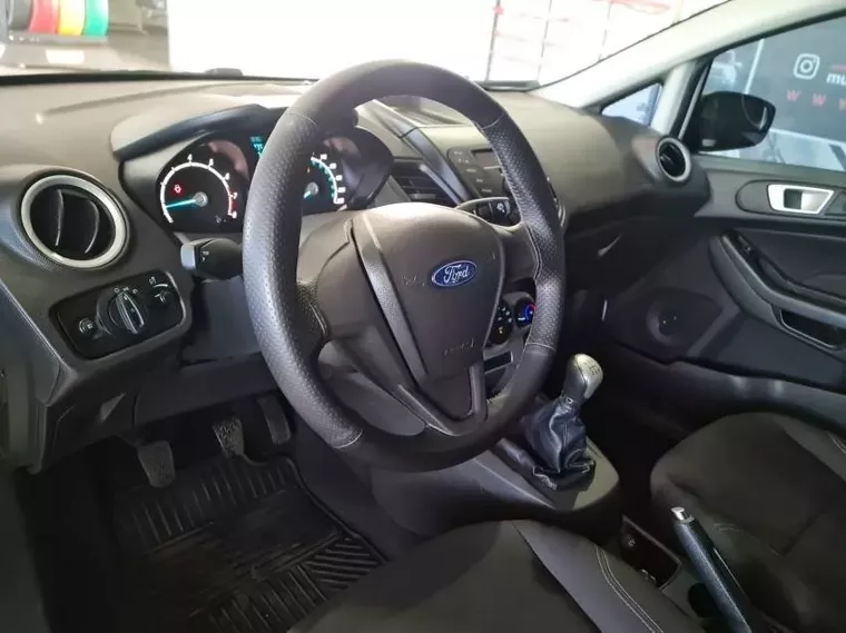 Ford Fiesta Branco 16