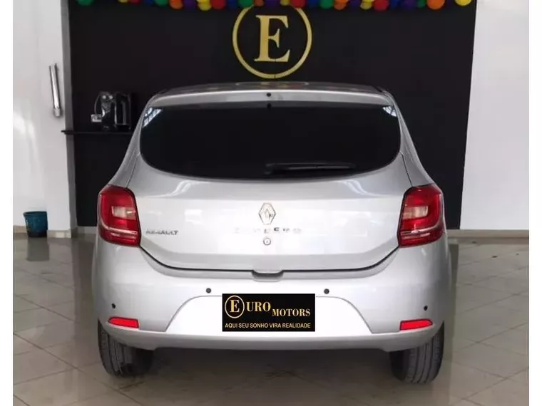 Renault Sandero Prata 4