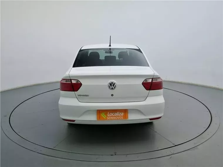 Volkswagen Voyage Branco 3