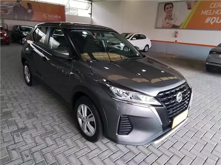 Nissan Kicks Cinza 2