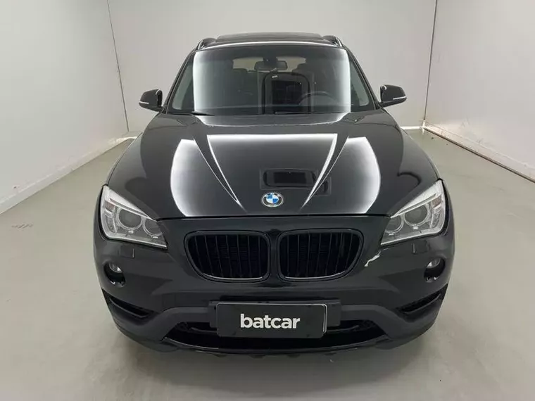 BMW X1 Preto 9