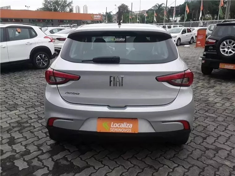 Fiat Argo Prata 16