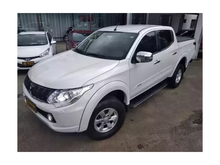 Mitsubishi L200 Triton Branco 7