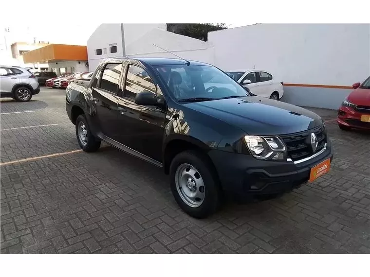 Renault Oroch Preto 10