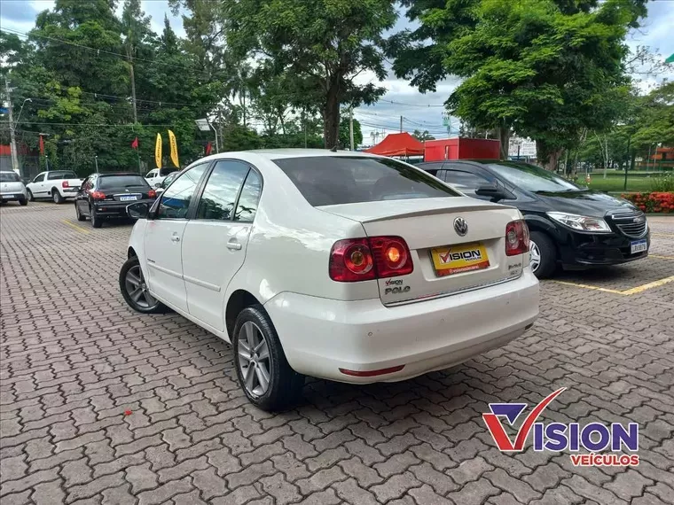 Volkswagen Polo Sedan Branco 12