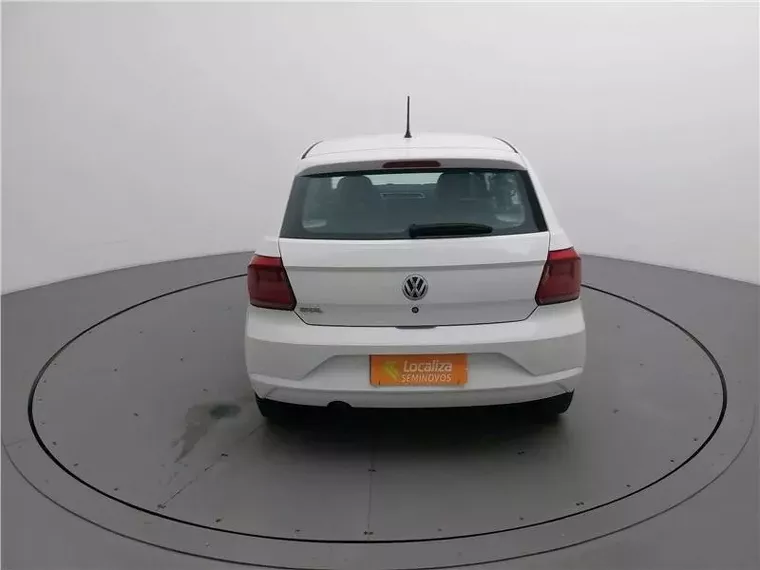 Volkswagen Gol Branco 4