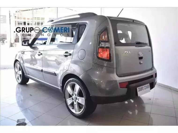 KIA Soul Cinza 6