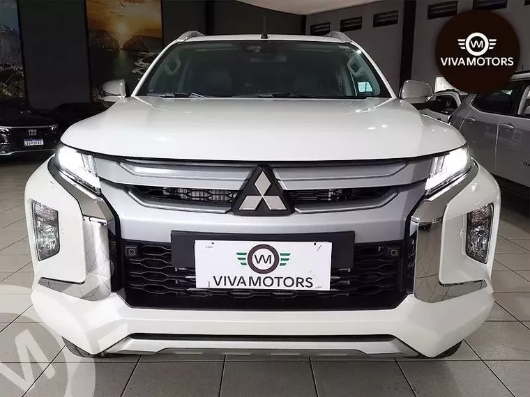 Mitsubishi L200 Triton Branco 1