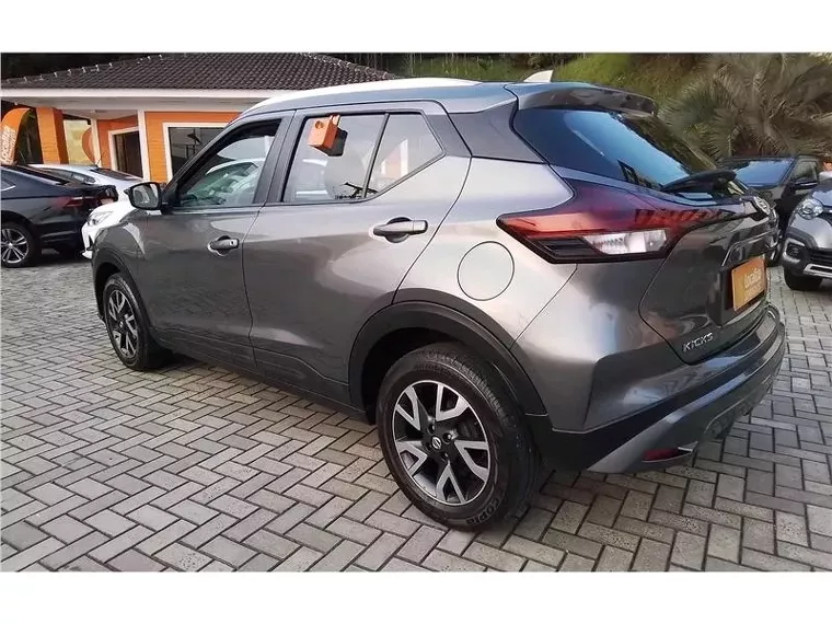 Nissan Kicks Cinza 3