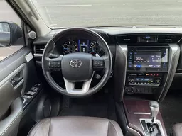 Toyota Hilux SW4