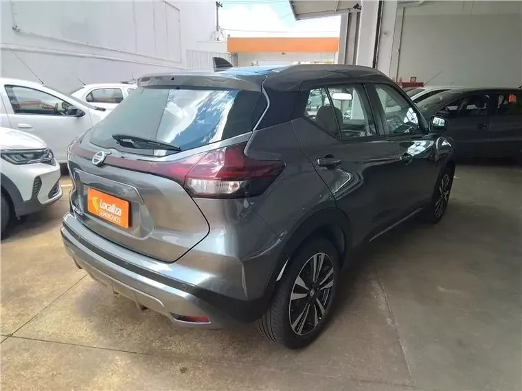 Nissan Kicks Cinza 7