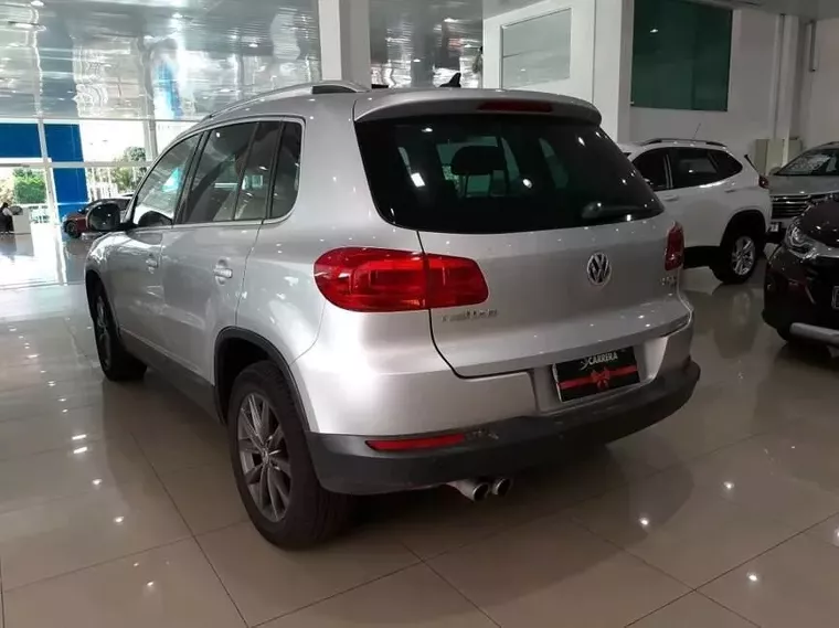 Volkswagen Tiguan Prata 18