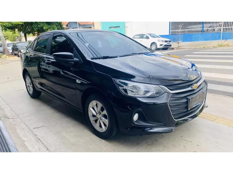 Chevrolet Onix Preto 1