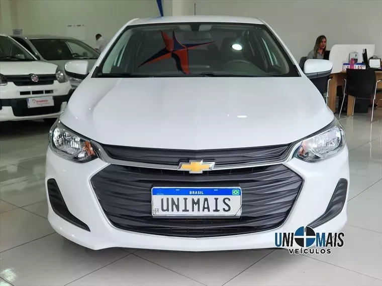 Chevrolet Onix Branco 7