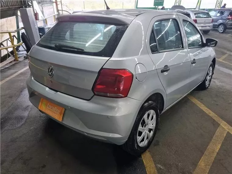 Volkswagen Gol Prata 2