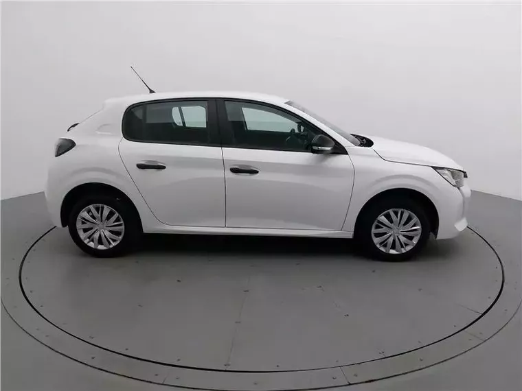 Peugeot 208 Branco 12