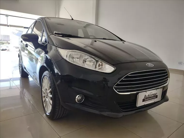 Ford Fiesta Preto 3